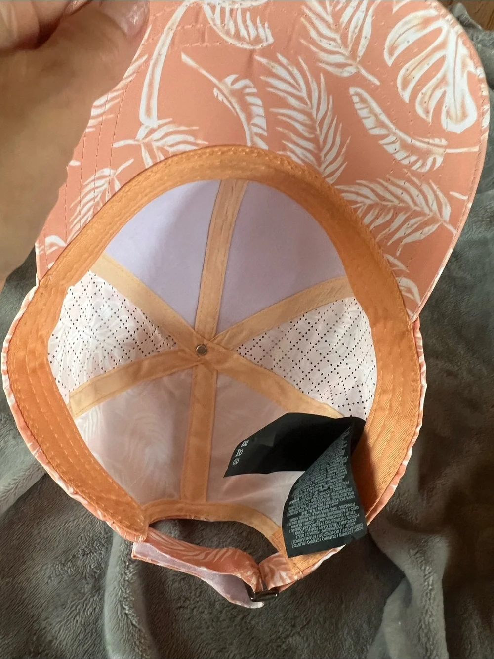 Hurley Adjustable Coral White Tropical Leaf Design, One Size, Good Condition